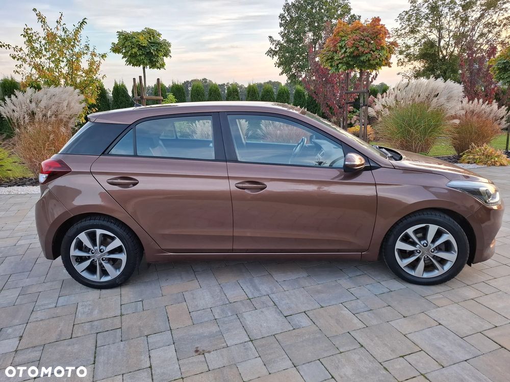 Hyundai i20 1.2 YES Gold - 24