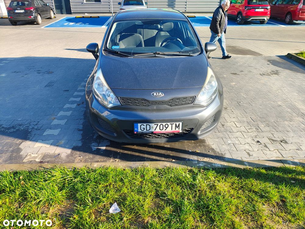 Kia Rio 1.2 L - 5