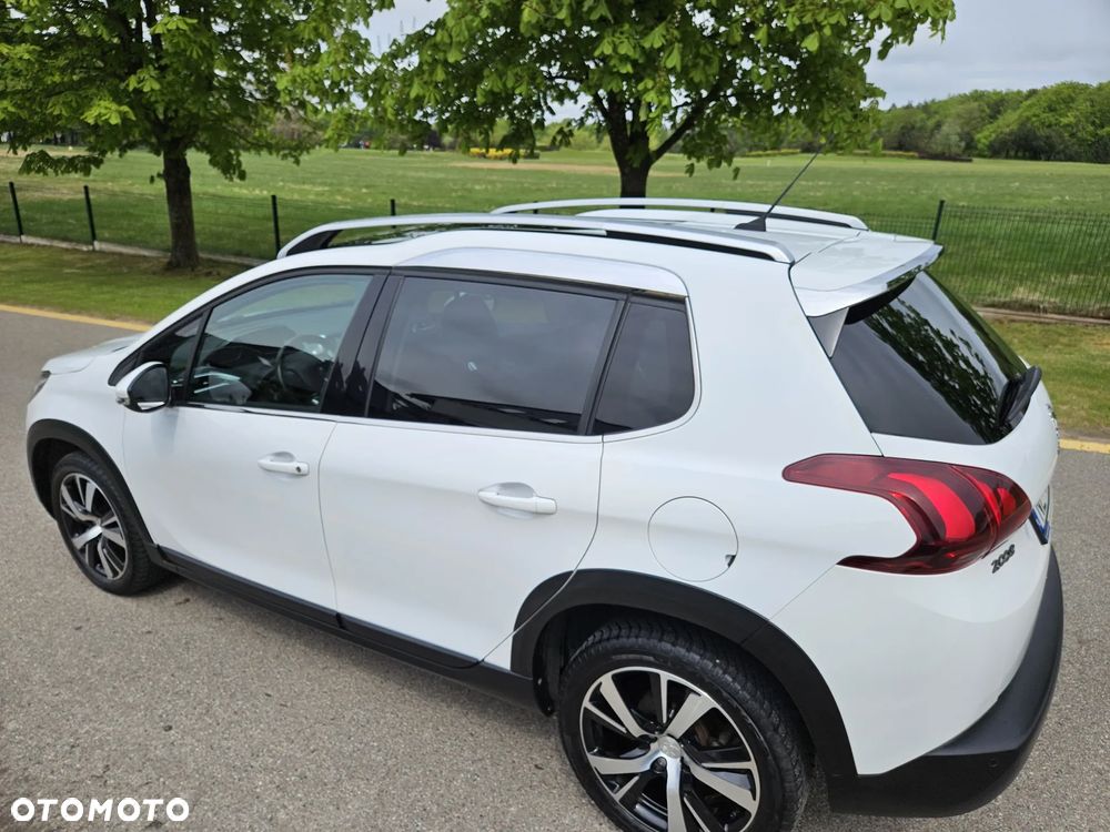Peugeot 2008 1.2 Pure Tech Allure S&S - 13
