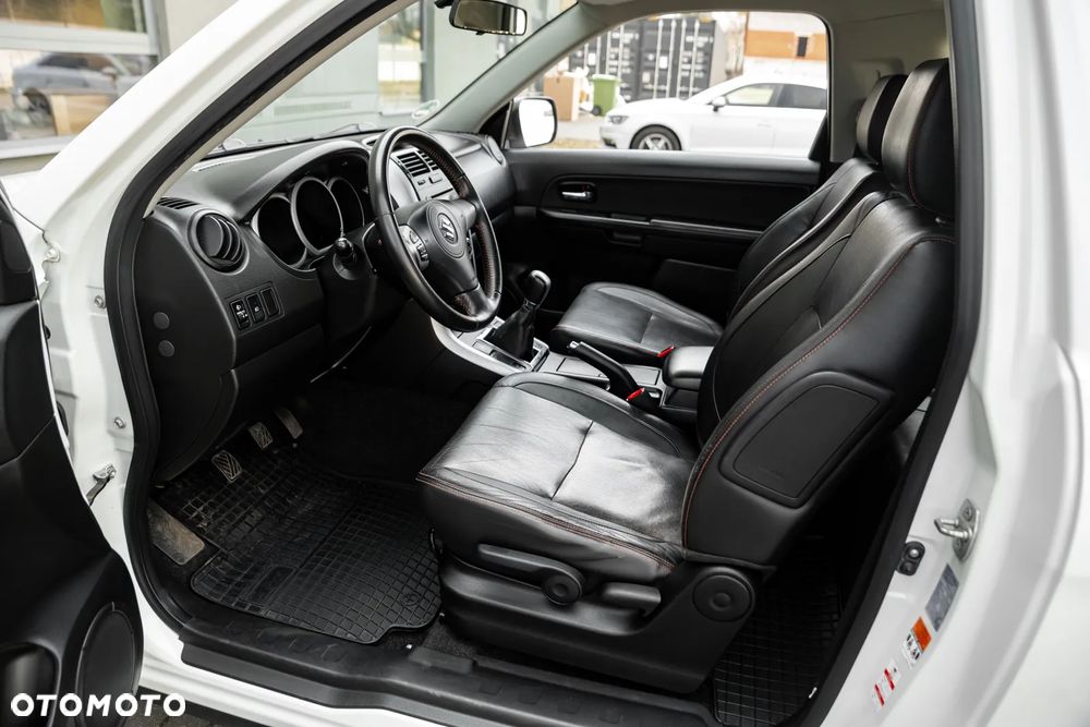 Suzuki Grand Vitara 1.6 Black&White - 9