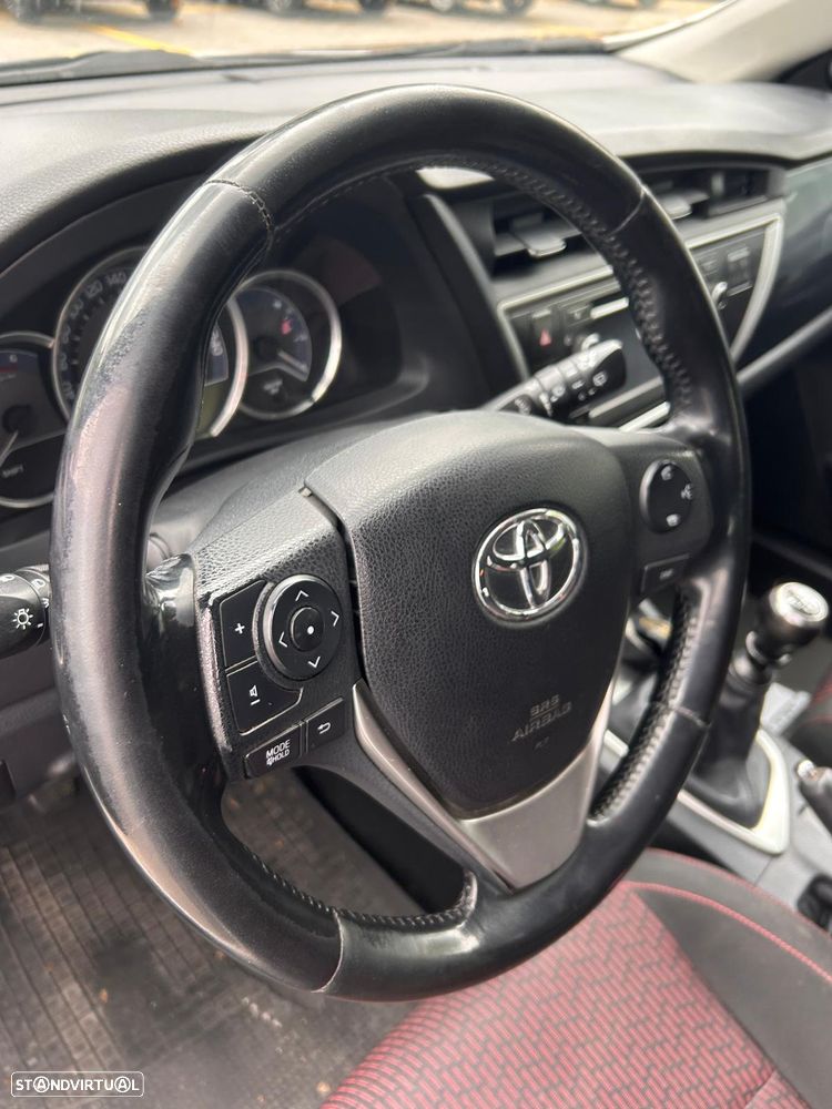 Toyota Auris 1.4 D-4D Comfort+Pack Sport - 7