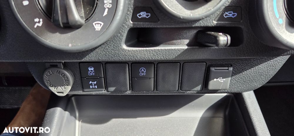 Toyota Hilux 2.4D 150CP 4x4 Double Cab AT Comfort - 25