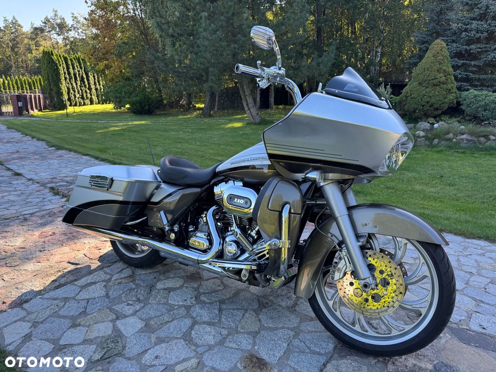 Harley-Davidson Touring Road Glide - 25
