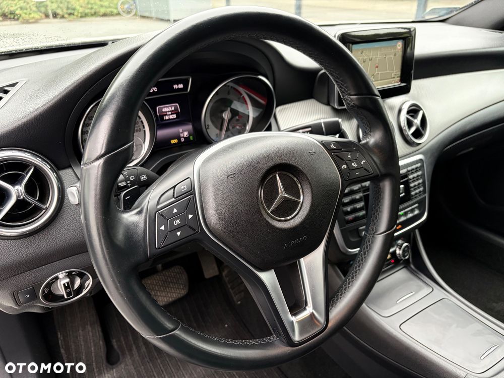 Mercedes-Benz GLA 250 4-Matic - 22