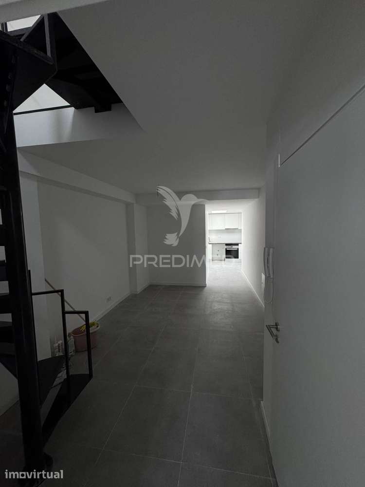 DUPLEX - T2-  Totalmente remodelado - Grande imagem: 2/8