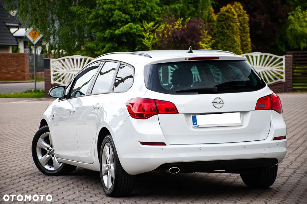 Opel Astra 1.6 Turbo 150 Jahre - 15