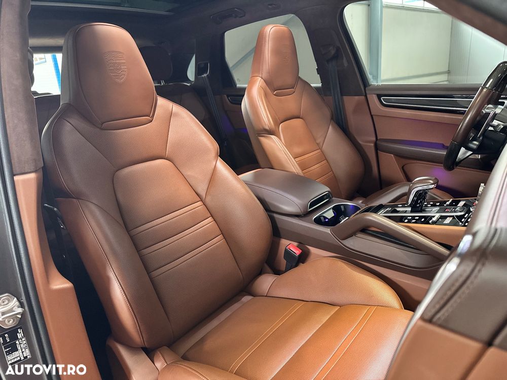 Porsche Cayenne - 15