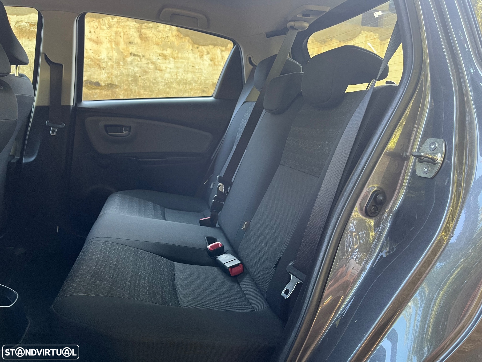 Toyota Yaris 1.0 VVT-i Comfort+P.Style - 34
