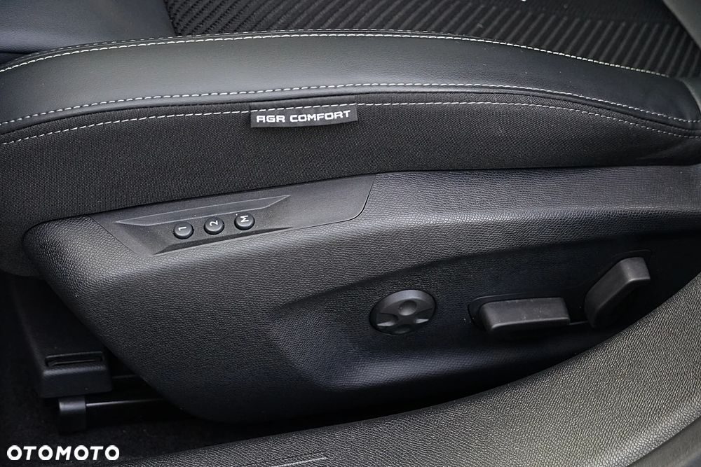 Peugeot 308 BlueHDi FAP 130 EAT8 Stop & Start GT - 30