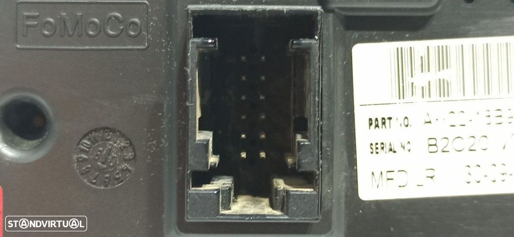 TELA/ECRÃ MULTIFUNÇÕES LAND ROVER DISCOVERY 4 TDV6 S - 2