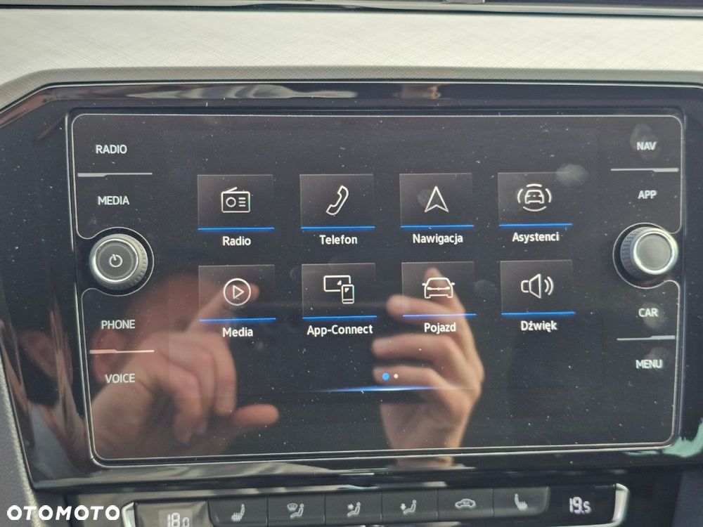 Volkswagen Passat - 30