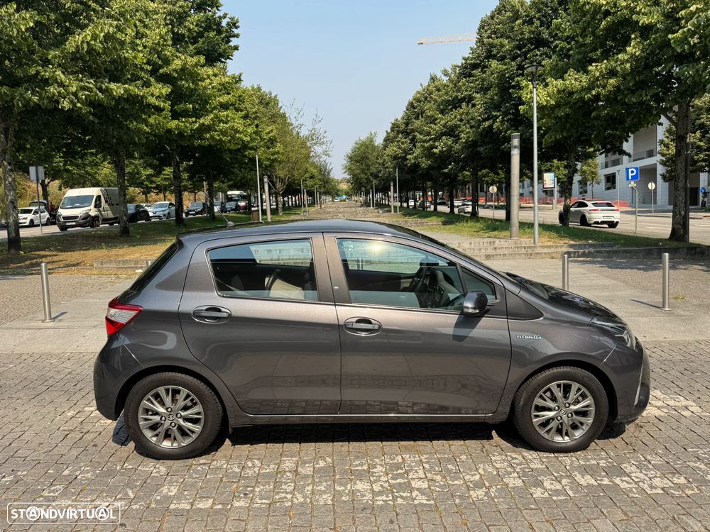 Toyota Yaris 1.5 HSD Comfort+P.Style - 2