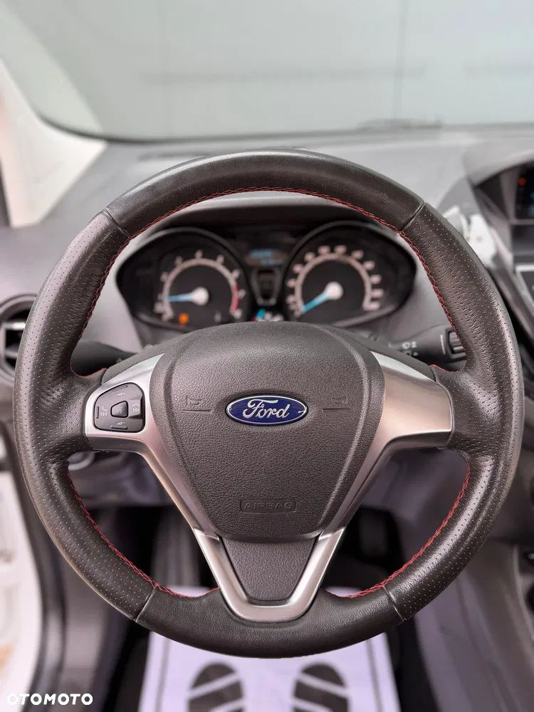 Ford Tourneo Courier 1.0 EcoBoost S&S Titanium - 20