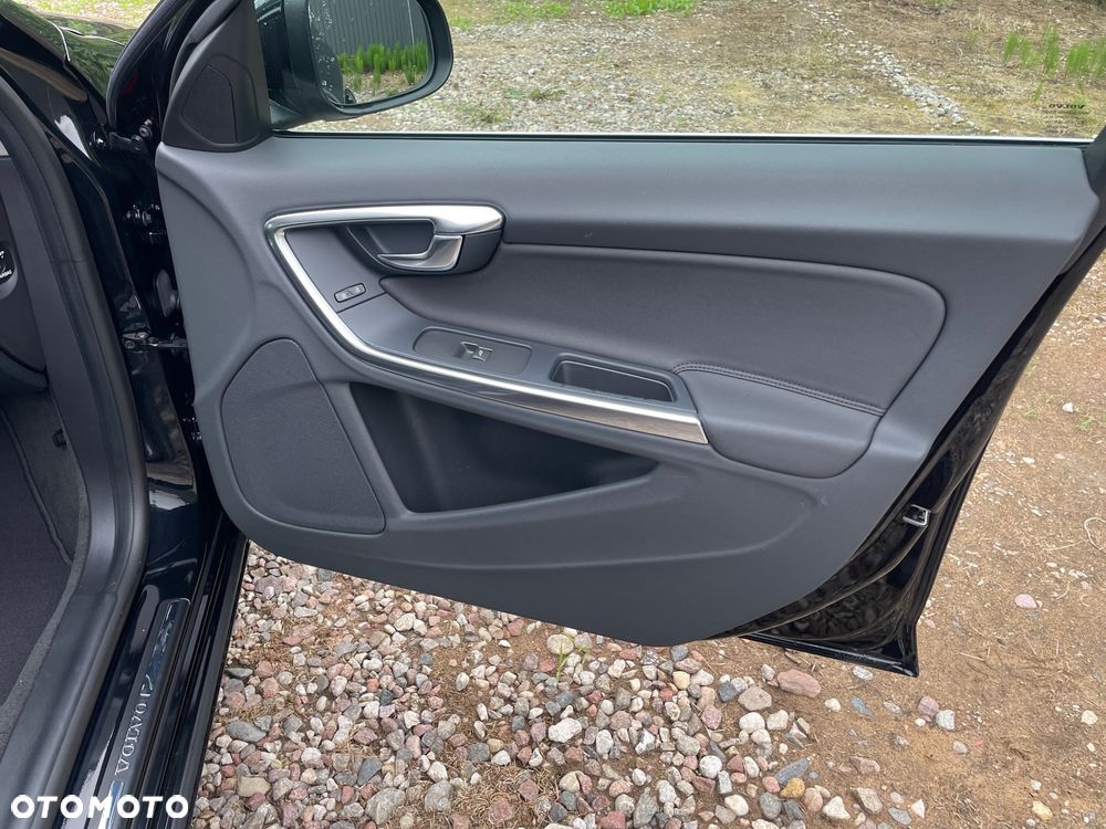 Volvo S60 D3 Summum - 34