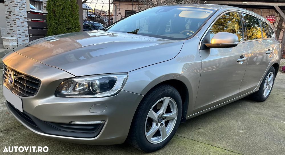 Volvo V60 D2 Momentum - 1