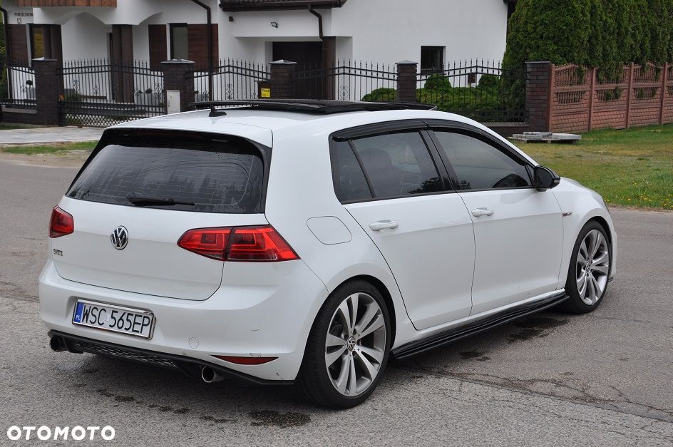 Volkswagen Golf - 4