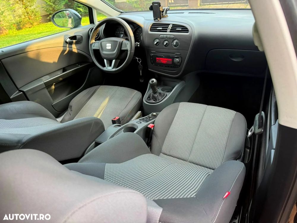 SEAT Leon 2010 — imagine 2
