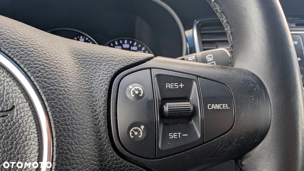 Kia Carens 1.6 GDI Attract - 20