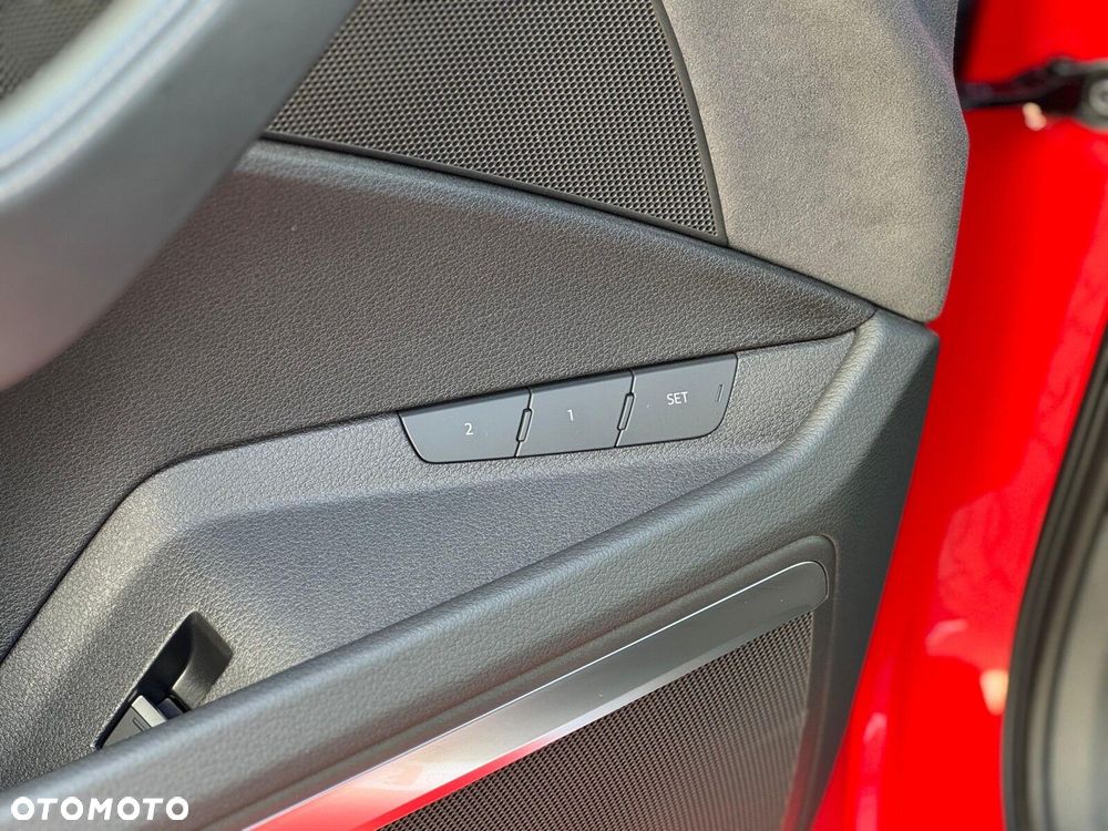 Audi Q8 Sportback e-tron - 12