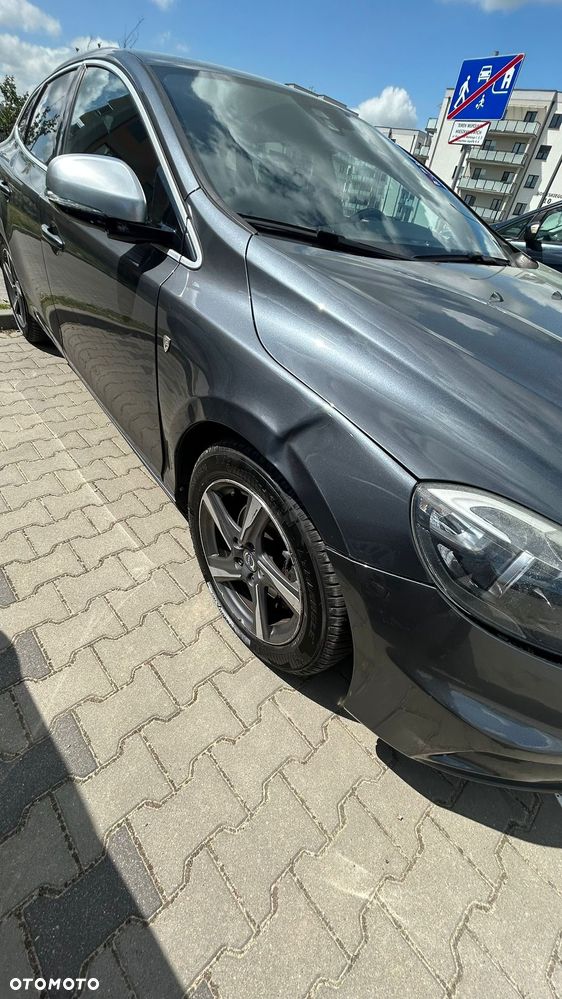 Volvo V40 D2 R-Design - 5