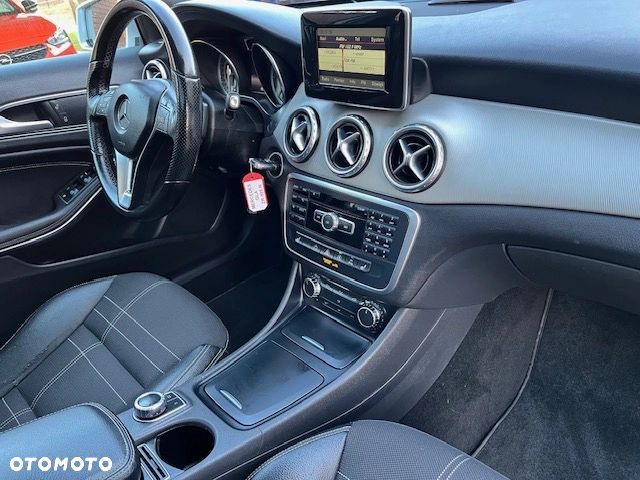 Mercedes-Benz GLA 220 CDI 4Matic 7G-DCT - 11