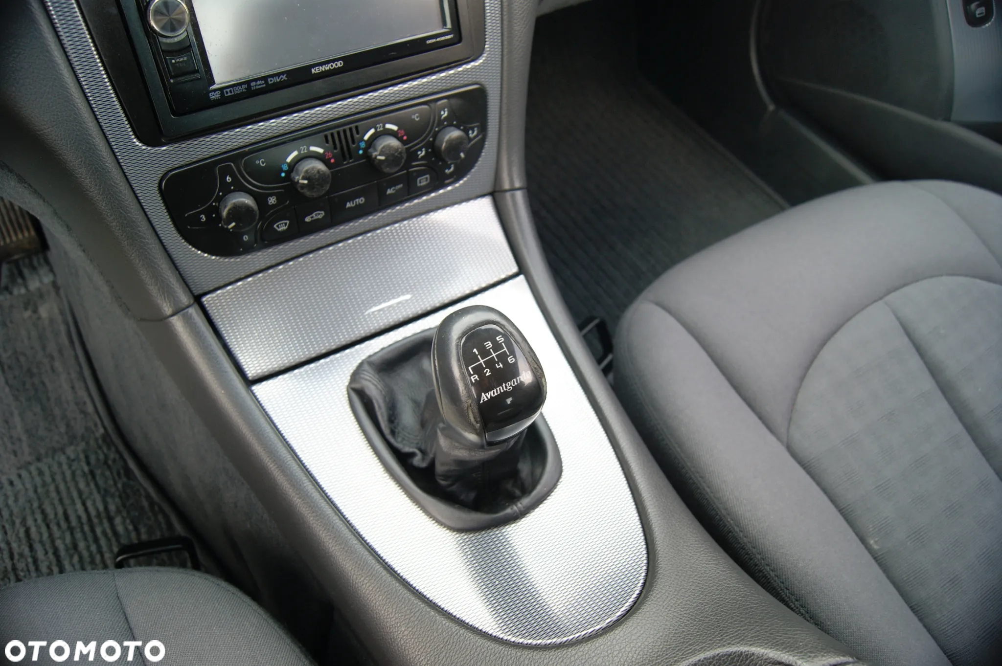 Mercedes-Benz CLK 240 Avantgarde - 16