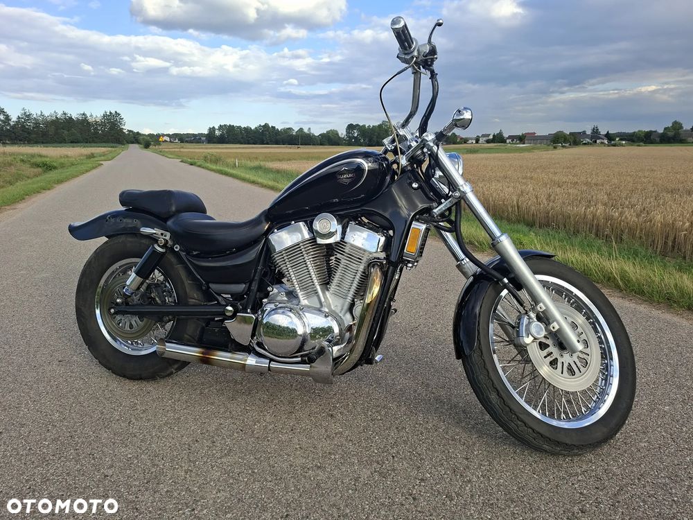 Suzuki Intruder - 1