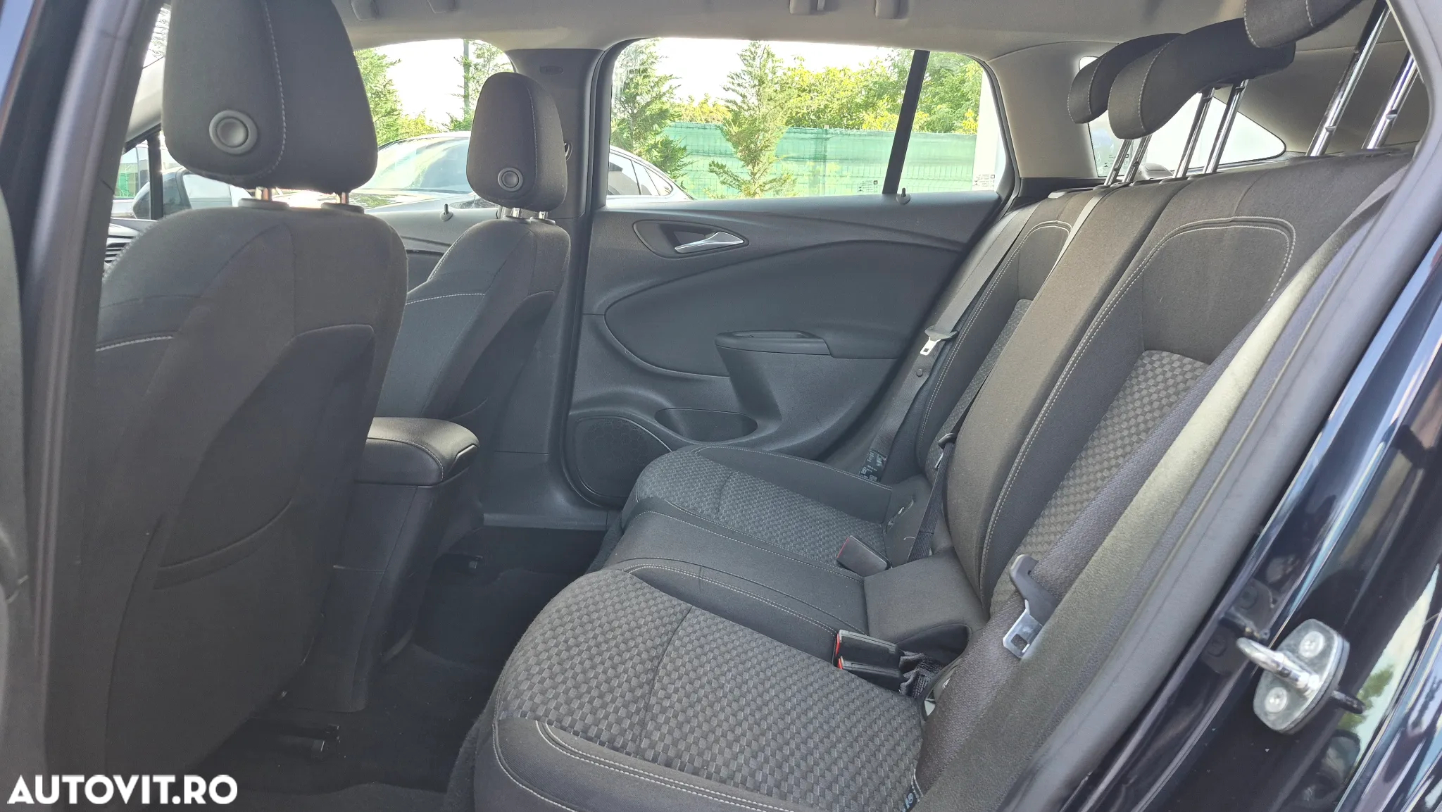 Opel Astra 1.6 CDTI ECOTEC Start/Stop Cosmo - 11