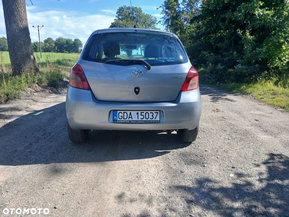 Toyota Yaris 1.3 Sol - 3