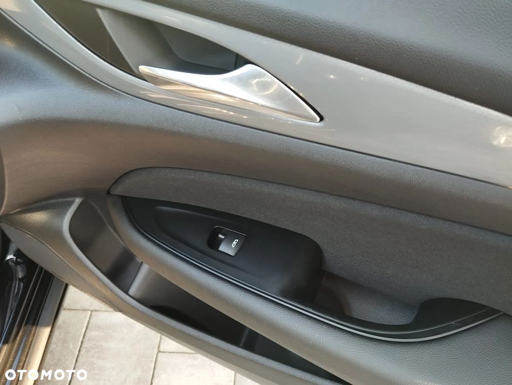 Opel Insignia - 13