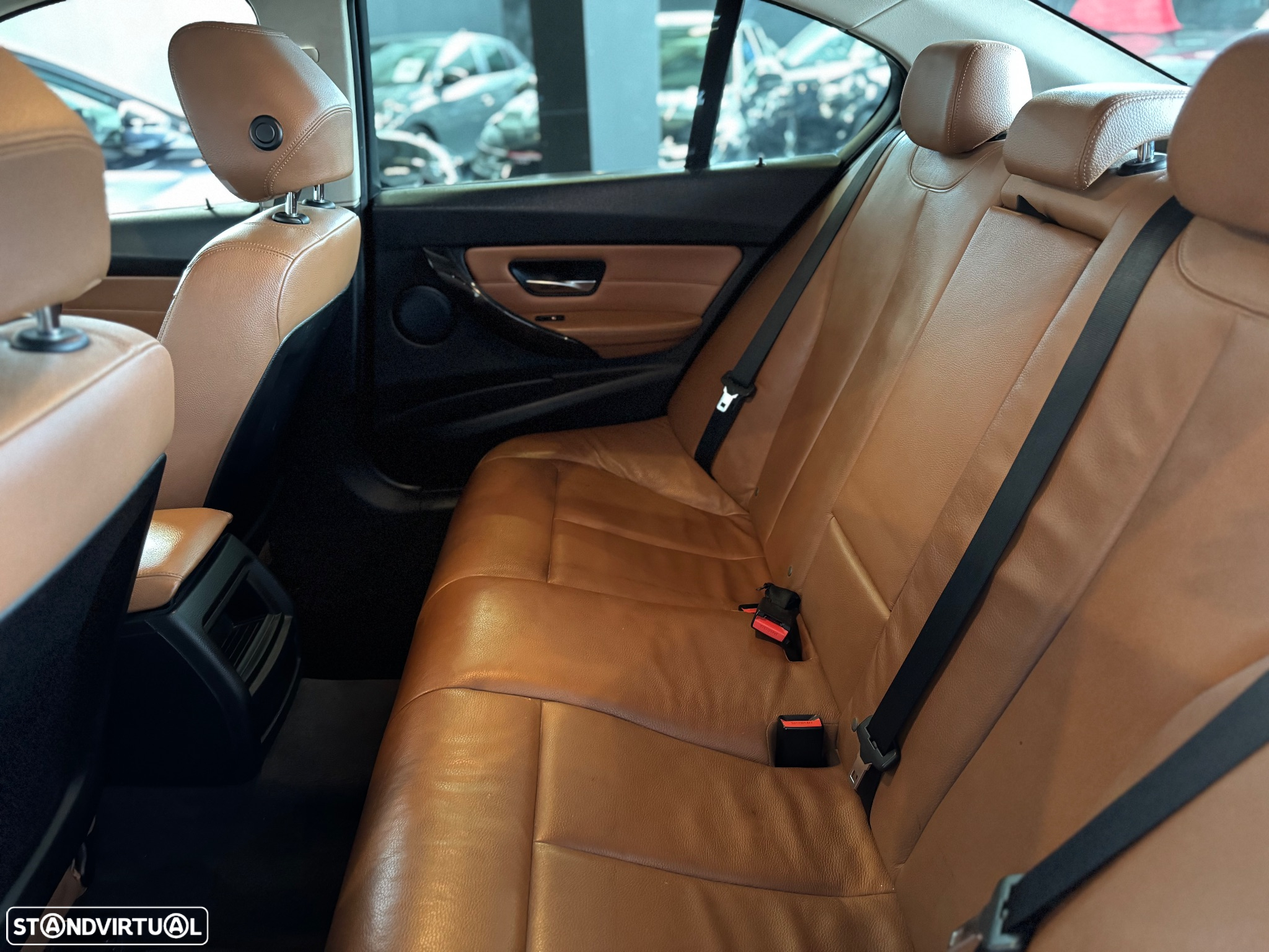 BMW 320 d EfficientDynamics Line Luxury - 34