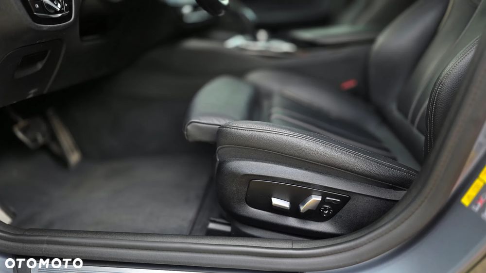 BMW Seria 5 530e iPerformance M Sport sport - 22