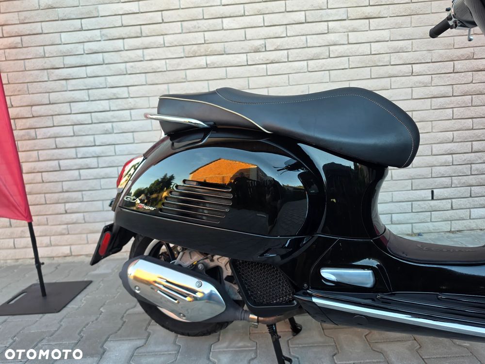 Vespa GTS - 9