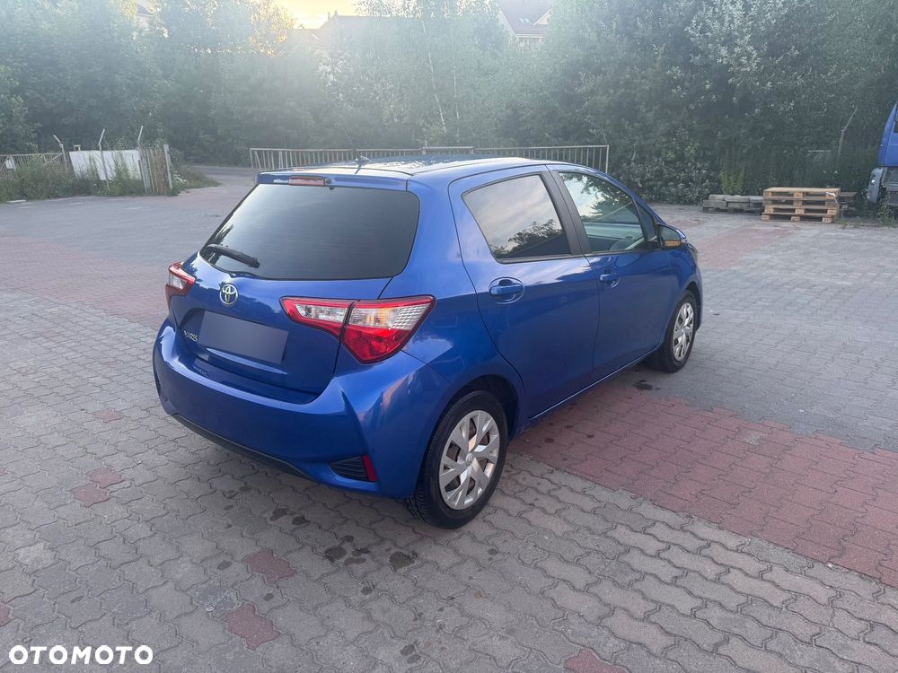 Toyota Yaris 1.5 Premium - 4