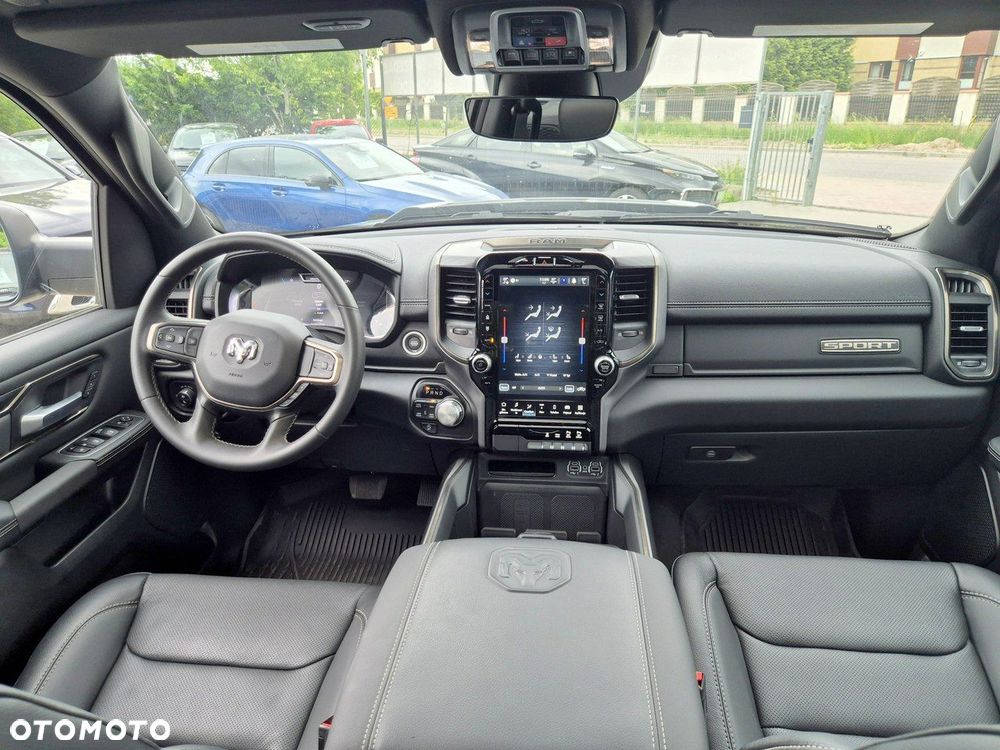 RAM 1500 Crew Cab Sport - 18