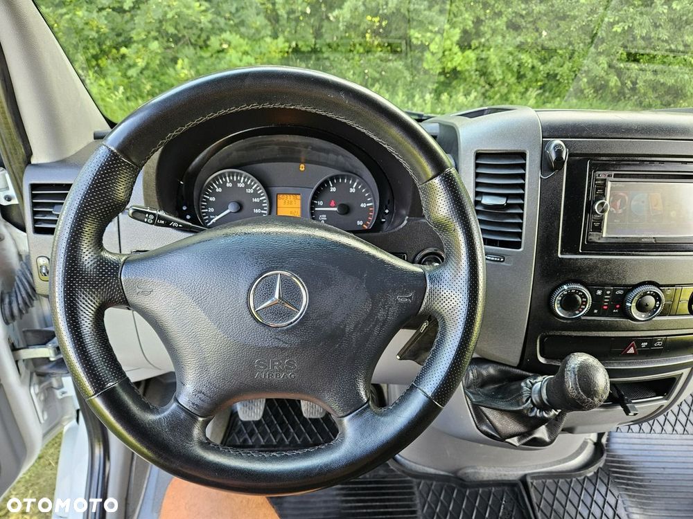 Mercedes-Benz Sprinter - 15