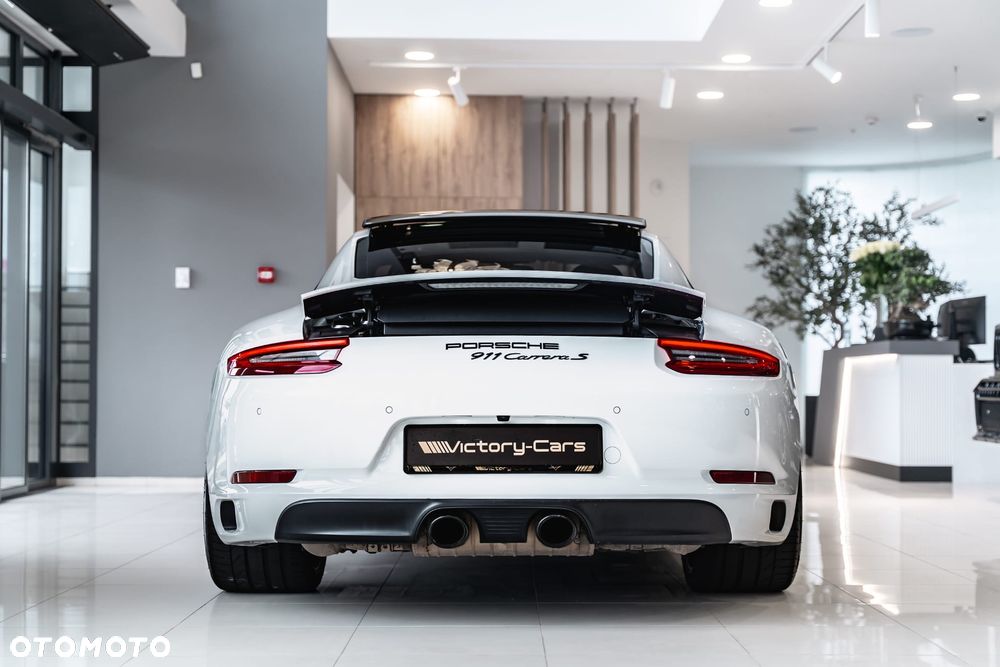 Porsche 911 Carrera S PDK - 9