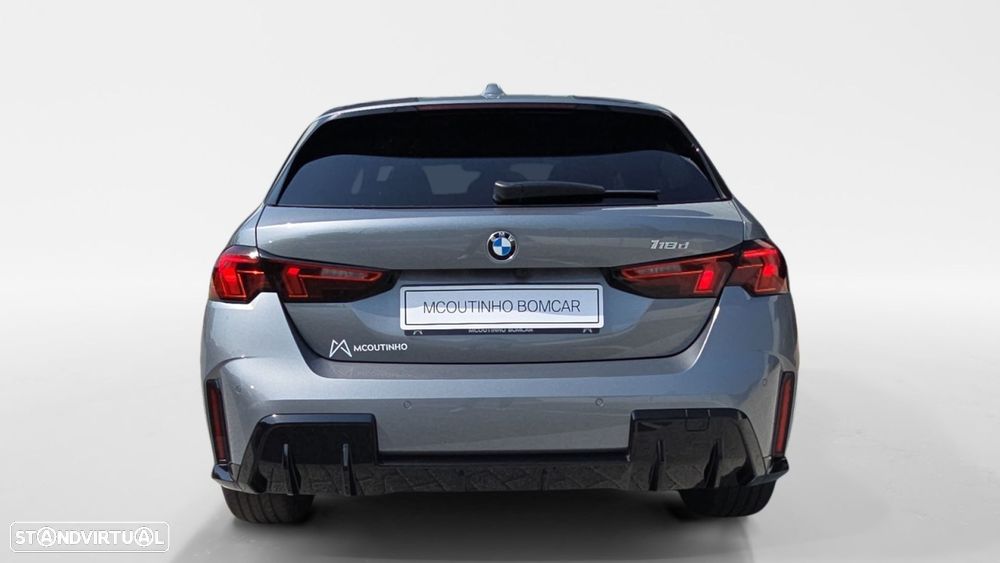 BMW 118 d Pack Desportivo M - 8