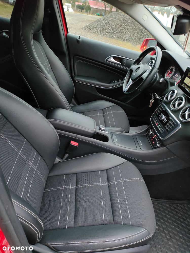 Mercedes-Benz Klasa A 180 7G-DCT 2Style - 15
