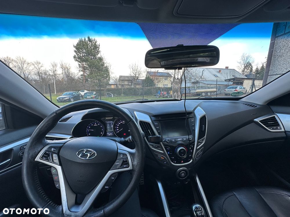 Hyundai Veloster - 11