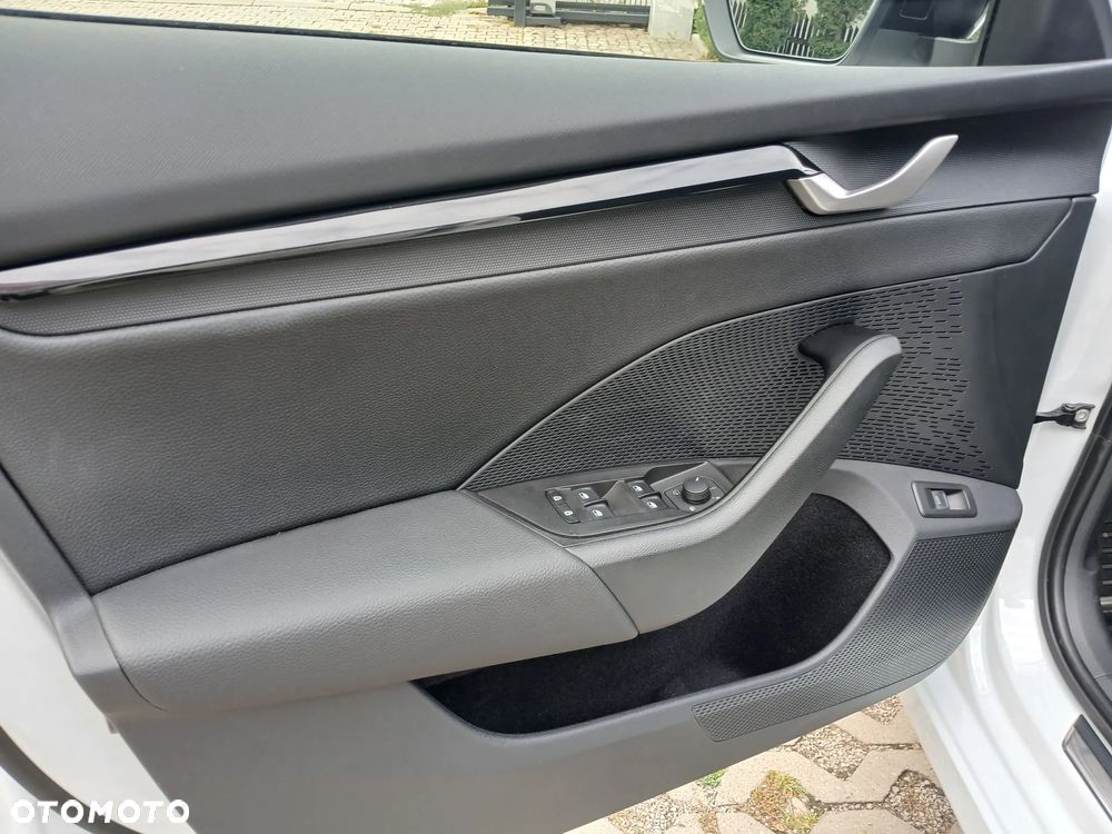 Skoda Octavia 2.0 TDI Sportline DSG - 31