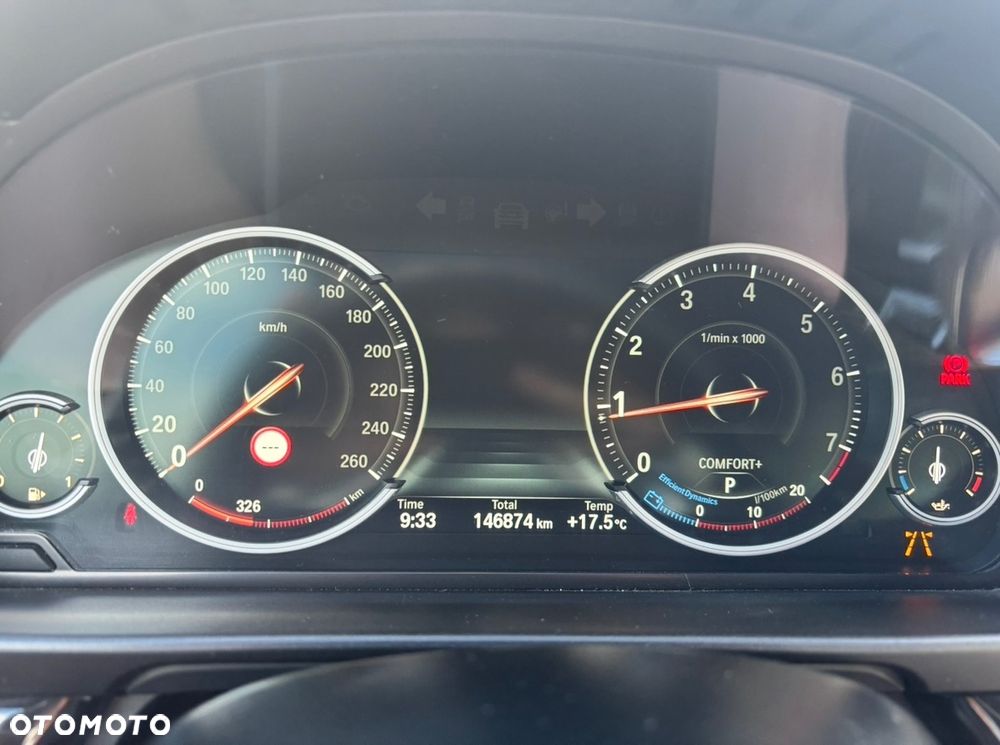 BMW Seria 5 528i xDrive - 18