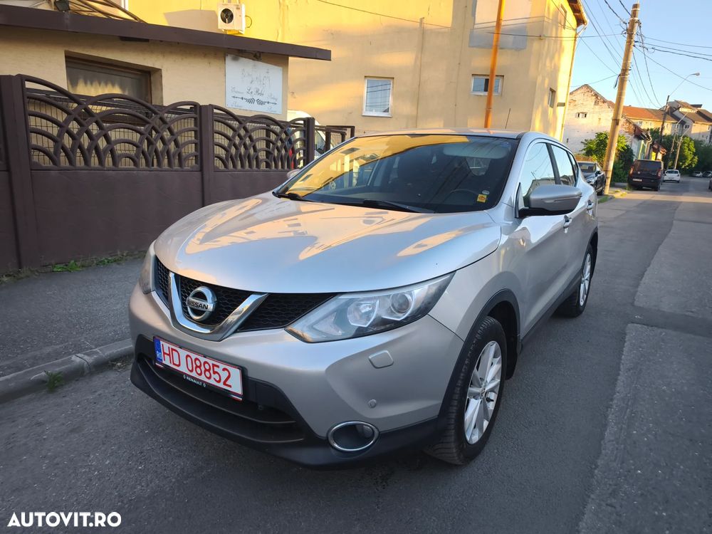 Nissan Qashqai 1.6 DCI N-Connecta - 1