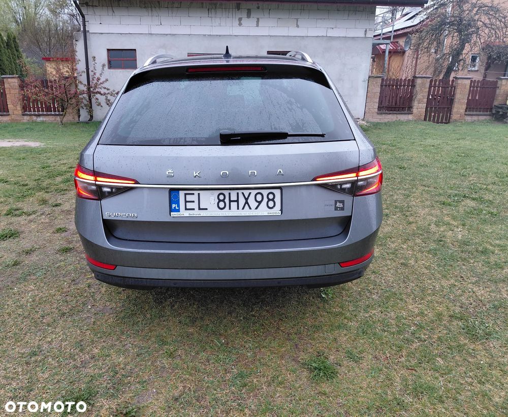 Skoda Superb 2.0 TDI SCR Style DSG - 4