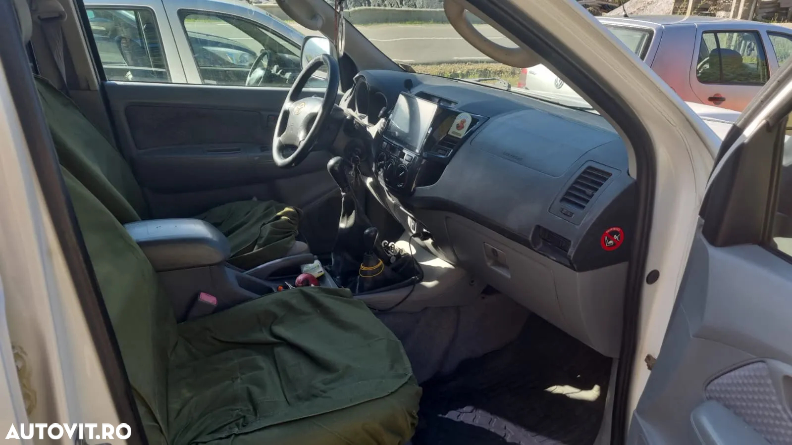 Toyota Hilux 4x4 Double Cab - 6