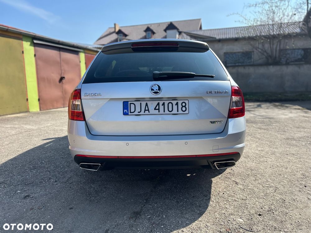 Skoda Octavia 2.0 TSI DSG RS - 13