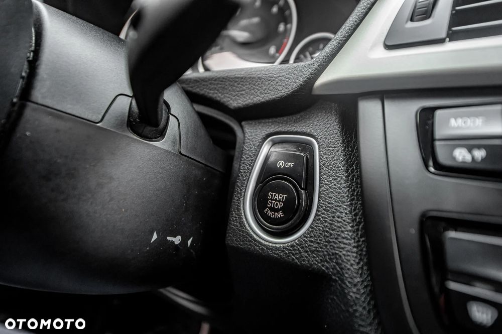 BMW Seria 3 318d Sport Line - 29