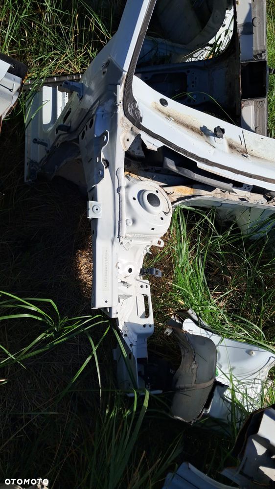 PODŁUŻNICA PRAWY PRZÓD SŁUPEK A VOLKSWAGEN POLO 2G