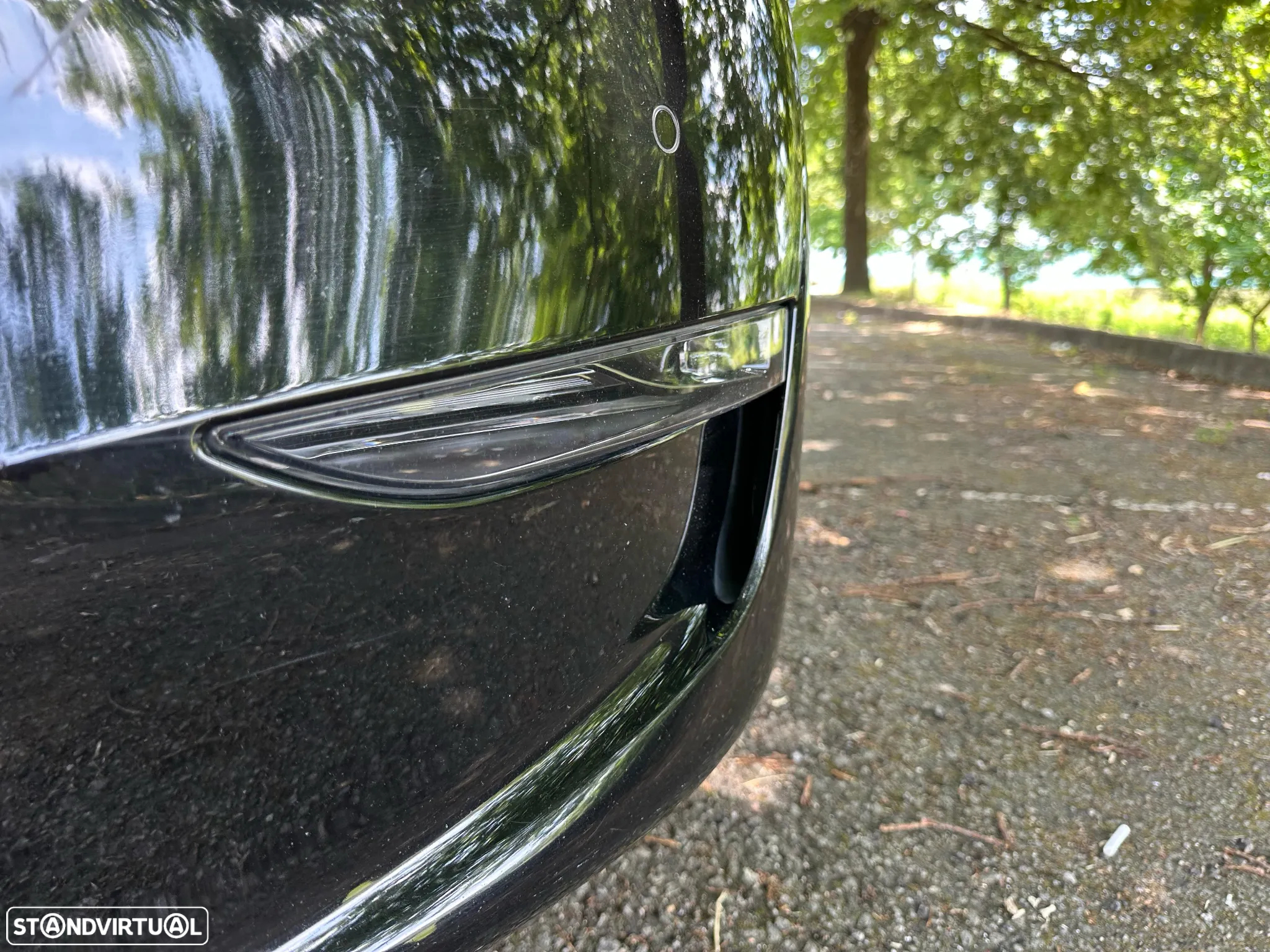 Tesla Model Y Long Range Dual Motor AWD - 14