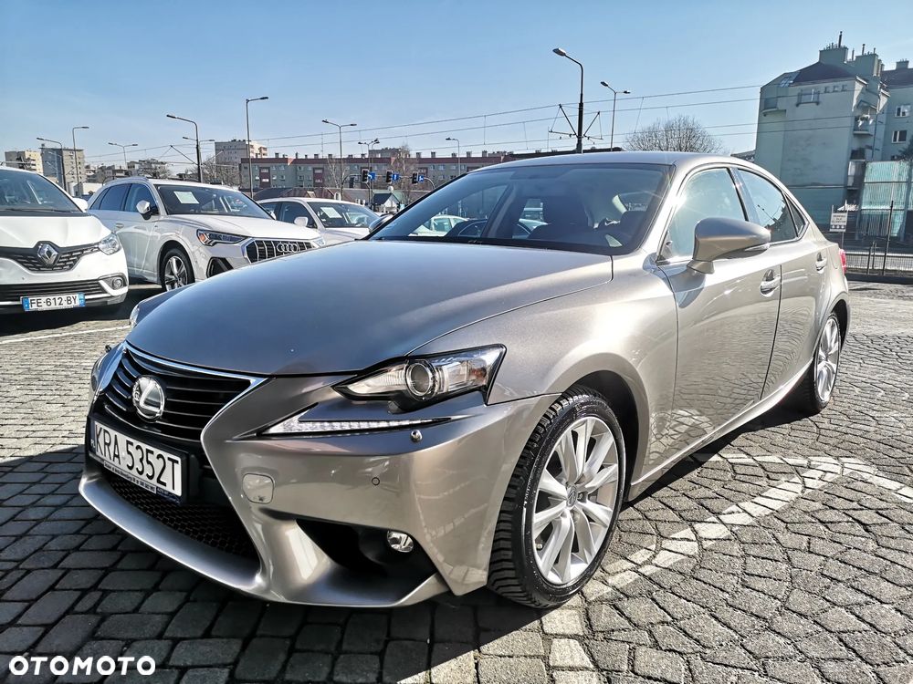 Lexus IS 200t Executive Line - 1